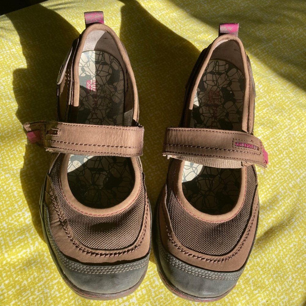 Mary Janes Lt weight casual hiking shoe